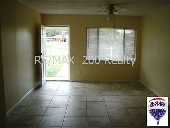 3rd image of 2320 Barksdale Dr