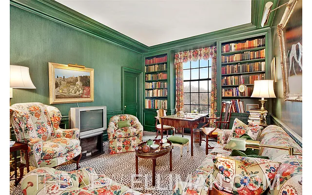 Sold by Douglas Elliman | media 21