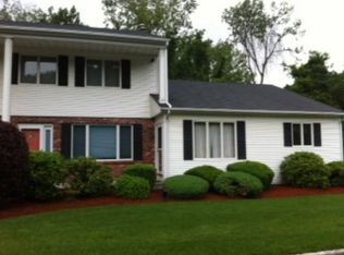 400 Commonwealth Ave APT 12, Warwick, RI 02886