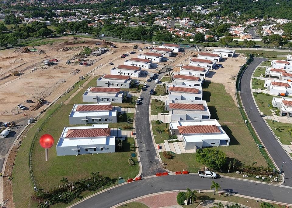 1st image of 41 Los Lagos