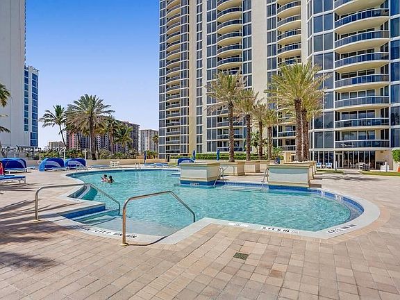 4th image of 17555 Collins Ave APT 2302