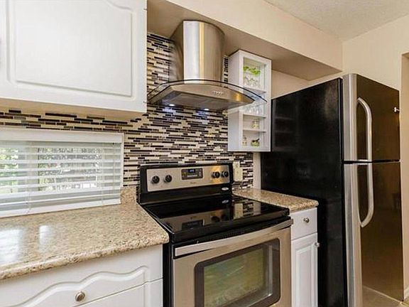 5th image of 11927 Villa Dorado Dr APT D