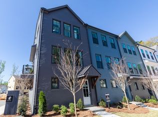 125 Chestnut Cir, Atlanta, GA 30342