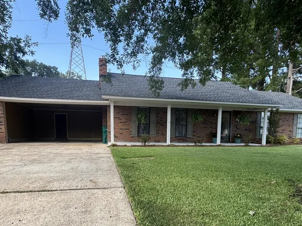 2314 Crestwood Dr, Tupelo, MS 38801