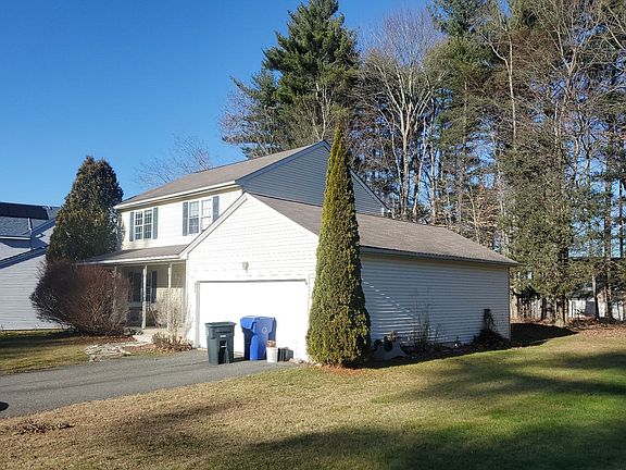 2nd image of 21 Arbor Ridge Rd