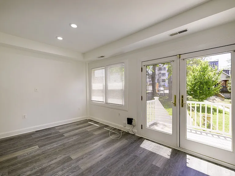514 Missouri Ave NW — Photo 17
