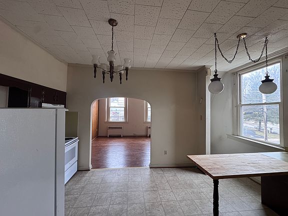 2nd image of 108 Main St APT B