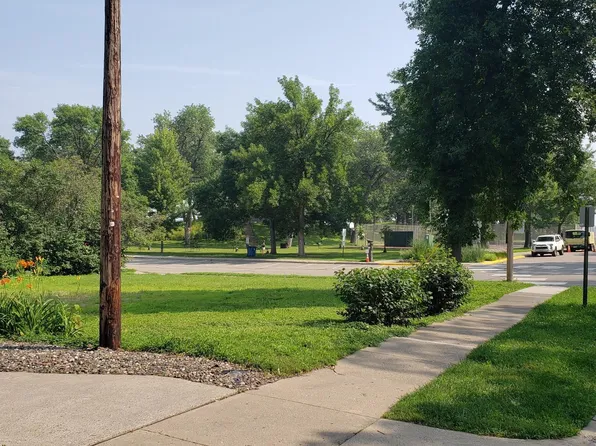 88 1st St, Excelsior, MN 55331