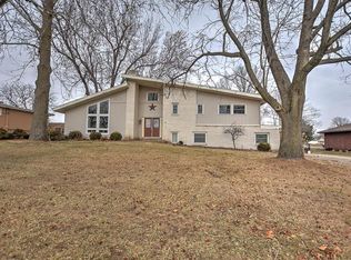 1752 Burning Tree Dr, Decatur, IL 62521