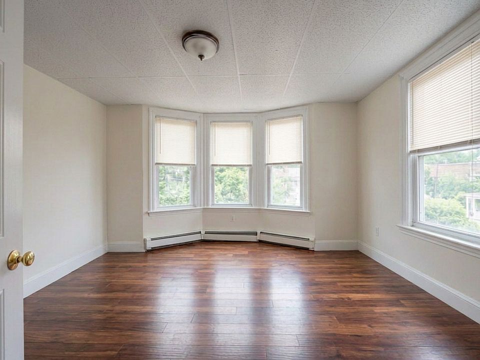1st image of 55 Myrtle St #2