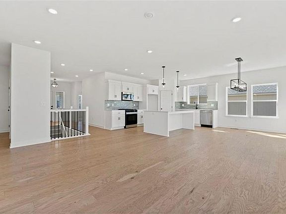 4th image of 11131 N Crescent Ct