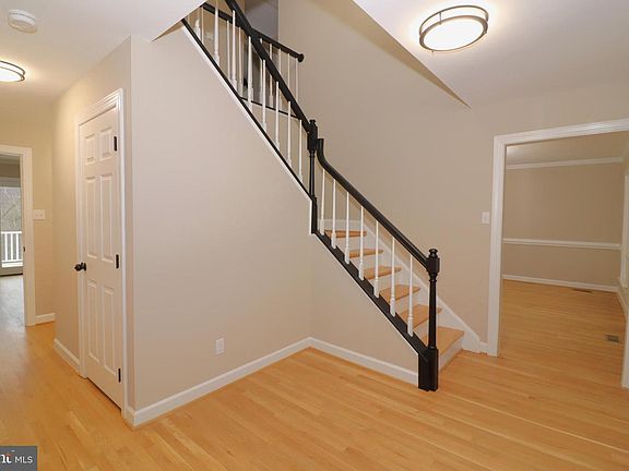 5th image of 6885 Walnut Heights Dr