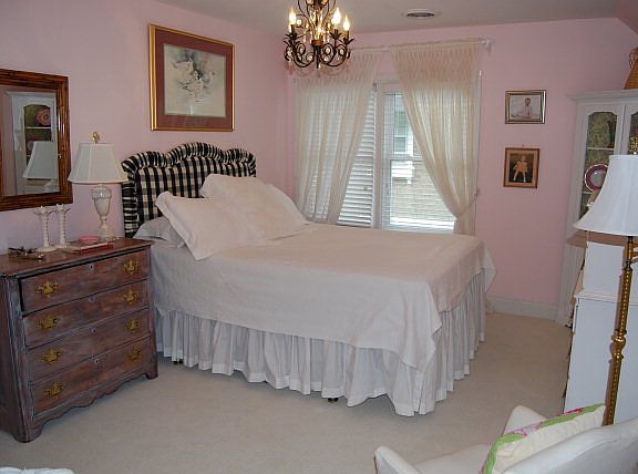 2nd image of 209 Plummer St
