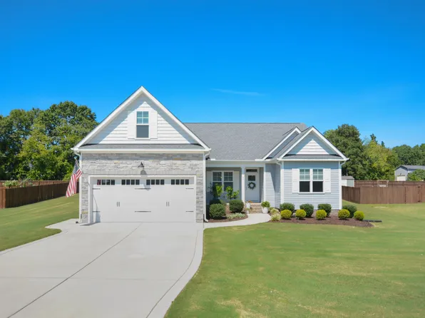 64 Tarheel Landing Dr, Benson, NC 27504