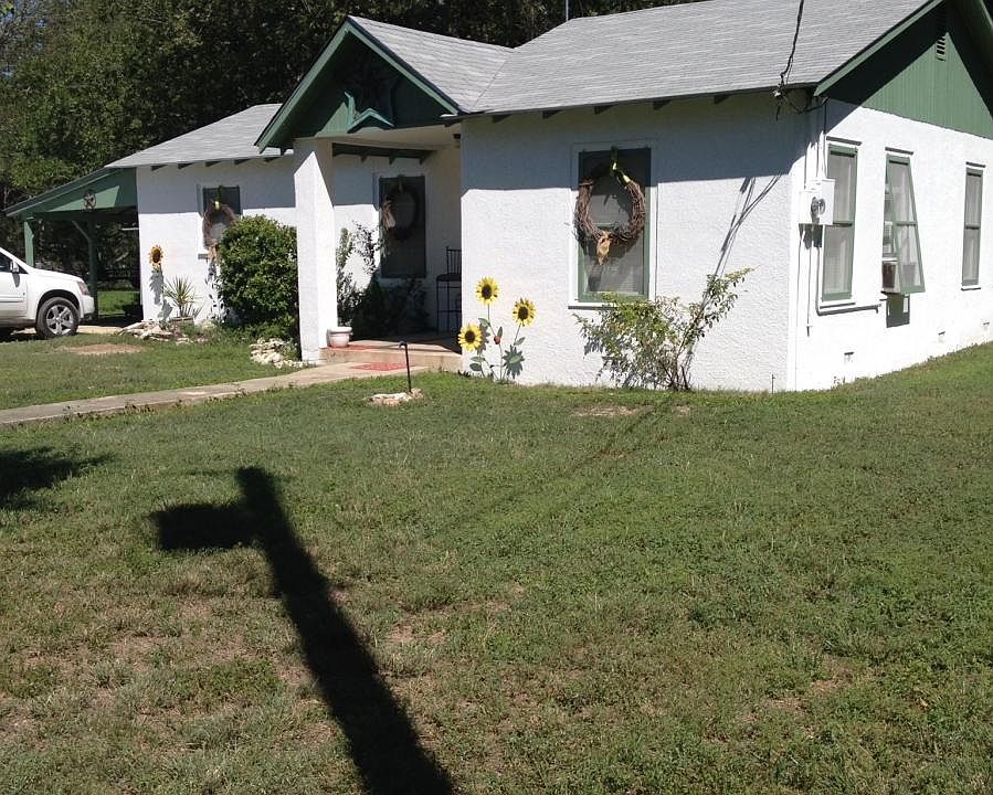 1st image of 102 Petersburg St #House