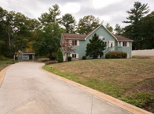 18 Stonewall Ave, Dartmouth, MA 02747