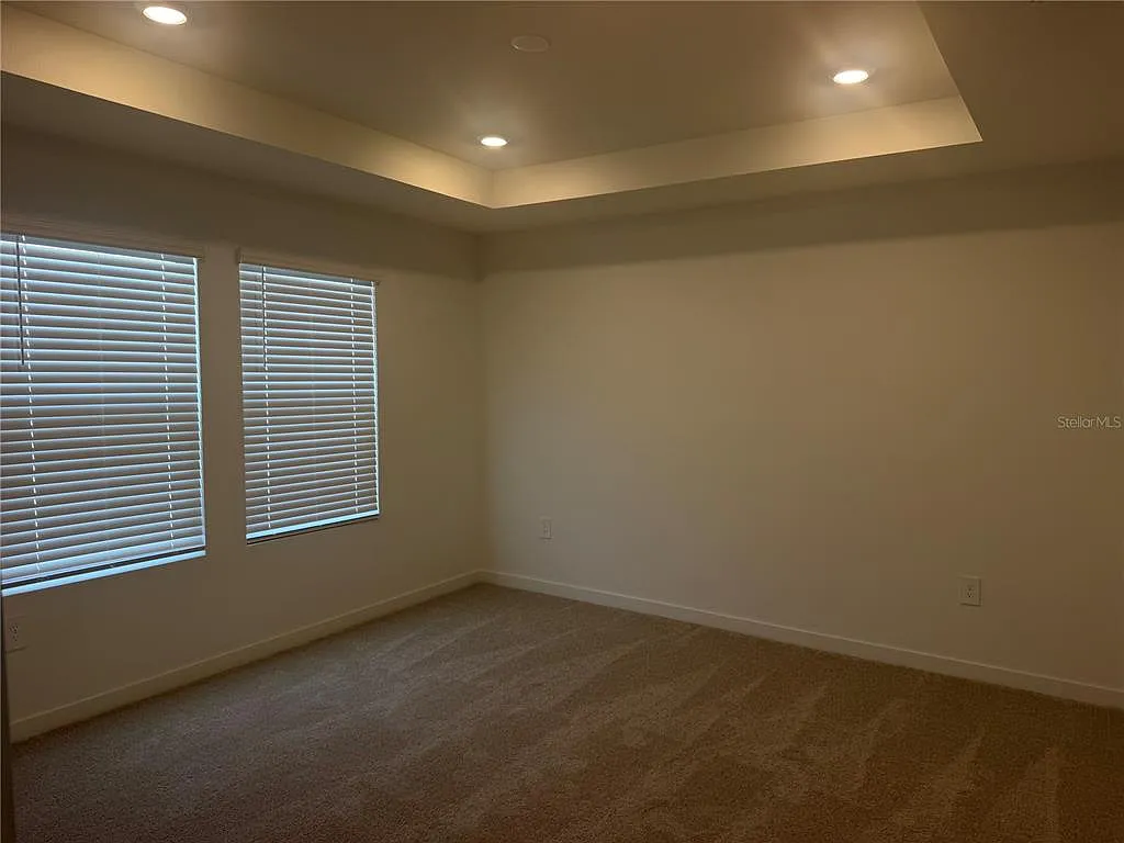 3 bed, 2.5 bath, 1823 sqft, $2,300 — Photo 4