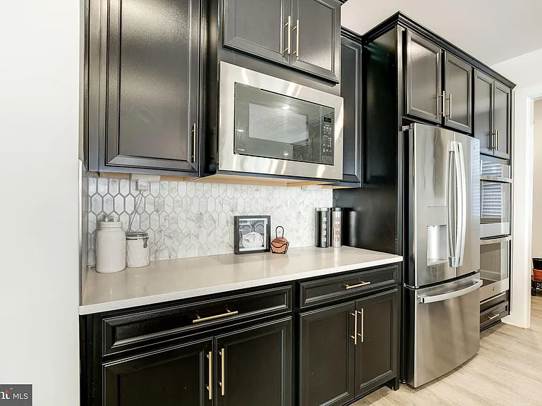 6547 Clubhouse Dr — Photo 32