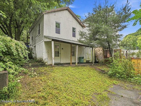 3rd image of 1302 Stafford Ave