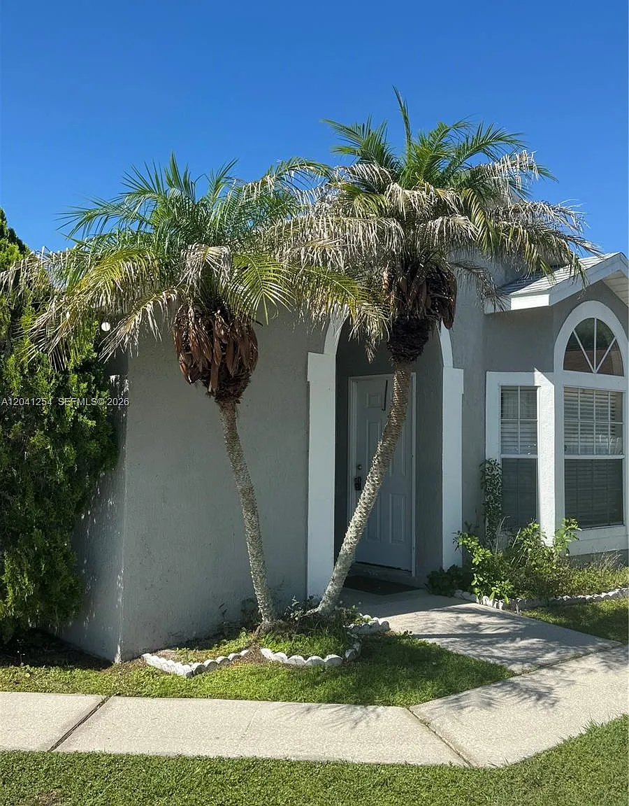 3 bed, 2.0 bath, $1,800 — Photo 1