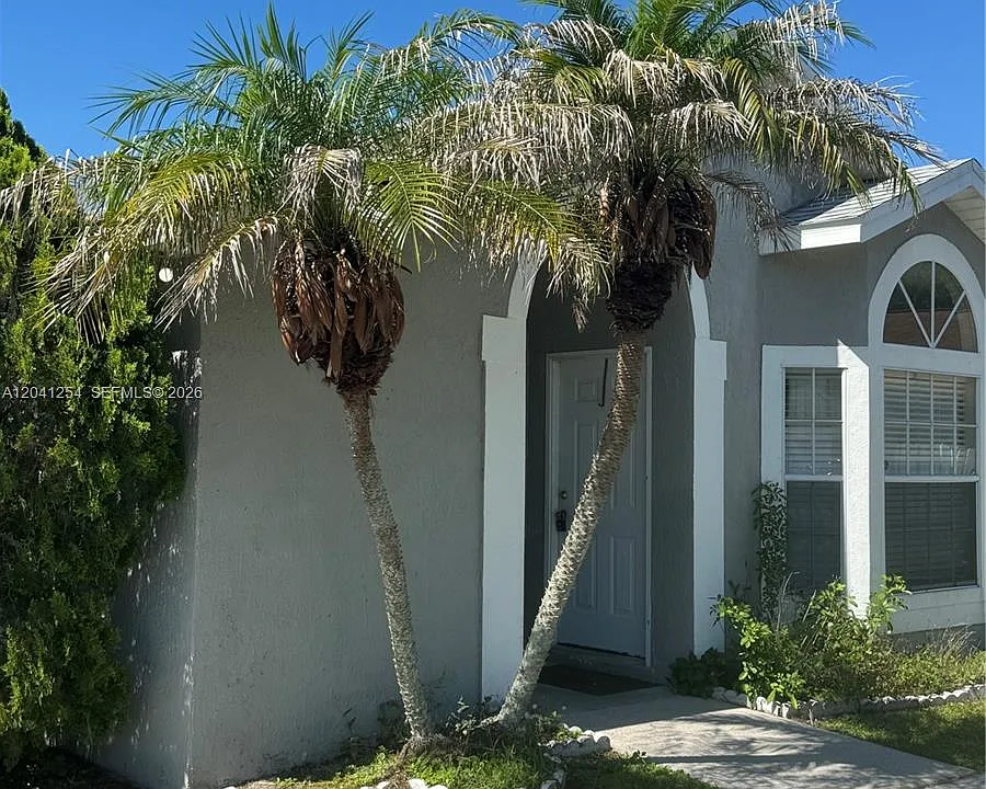 2399 Harbor Town Dr