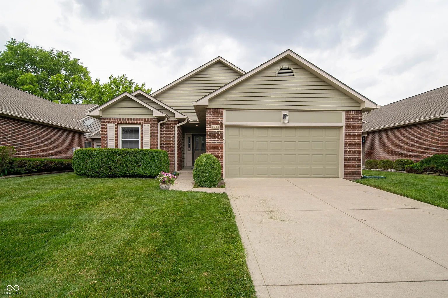 5352 Steinmeier Dr N photo 1