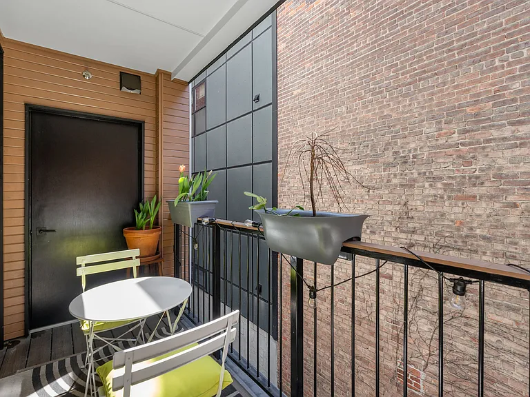 277 Border St #203 — Photo 15