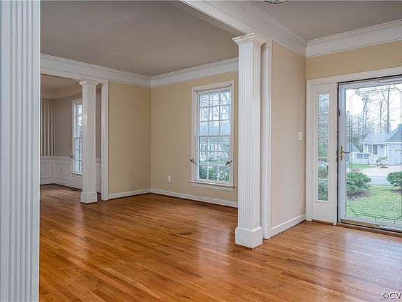 5th image of 121 Broadmoor