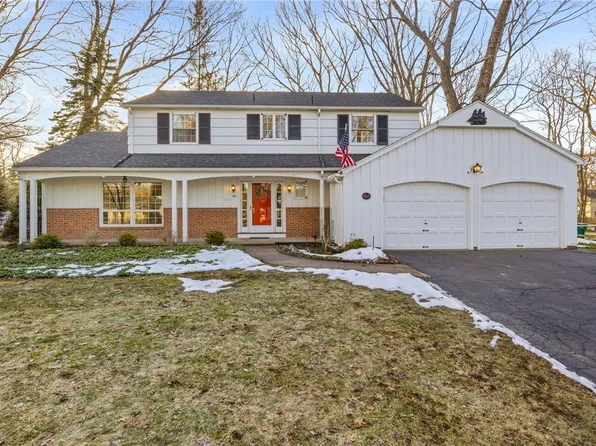 120 Hillhurst Ln, Rochester, NY 14617