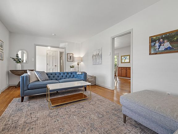 5th image of 2057 Cardinal Dr