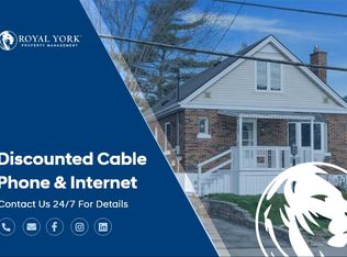 104 Rosedale Ave, Hamilton, ON L8K4N2