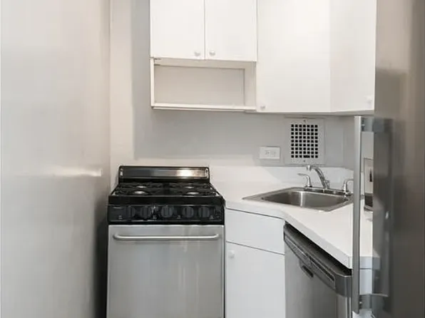 200 Central Park South image 6 of 13