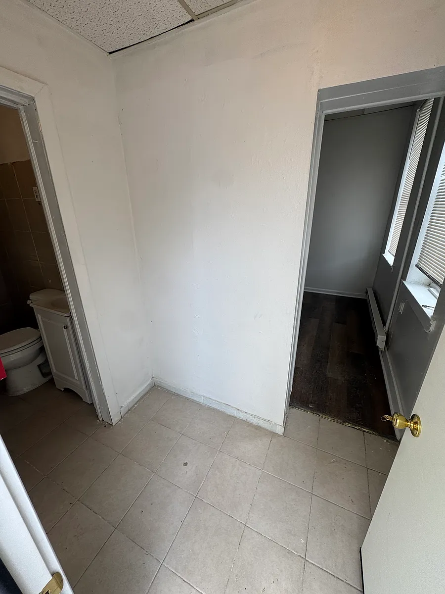 Building Photo - 2601 E Clearfield St #1
