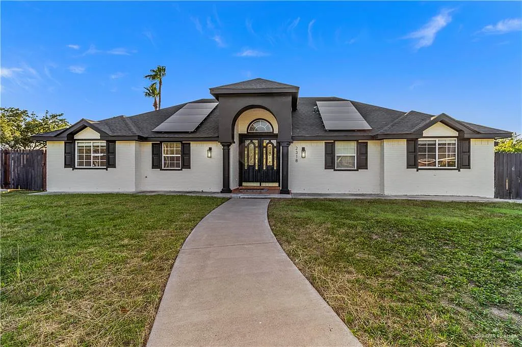 4 bed, 2.5 bath, 2244 sqft, $2,600 — Photo 1