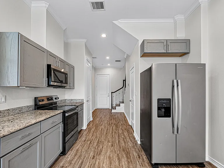 3247 Real St #B — Photo 12