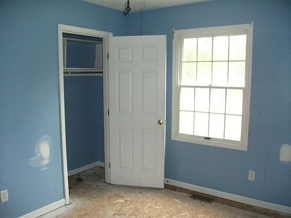 4th image of 8841 Kathleen Ave