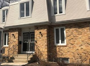 9 Shoreham Ct APT 3, Pawtucket, RI 02860