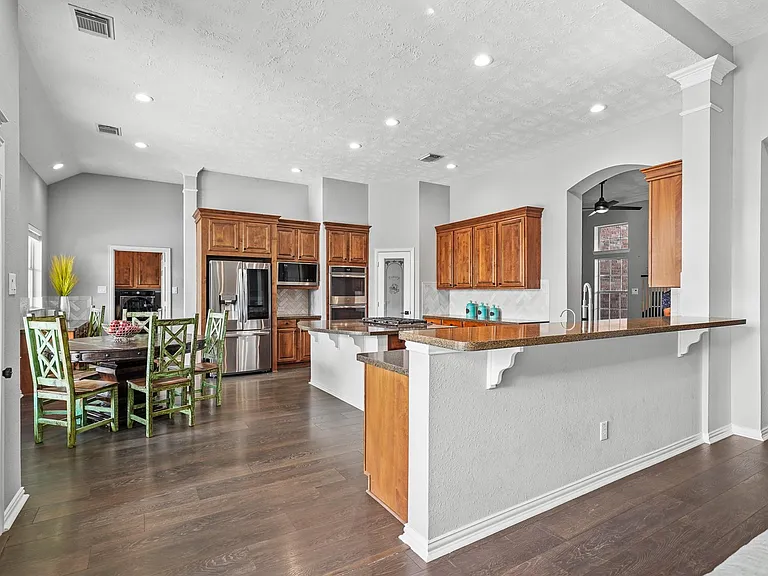 4703 Oxbow Cir W — Photo 21