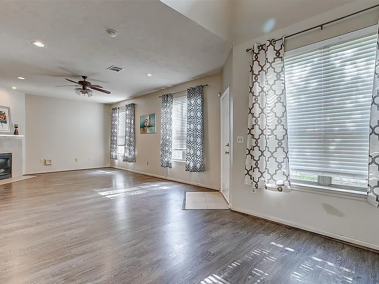 3742 E Ashford Villa Ln — Photo 6