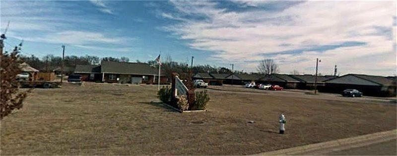 1st image of 1201 N Meadows Dr