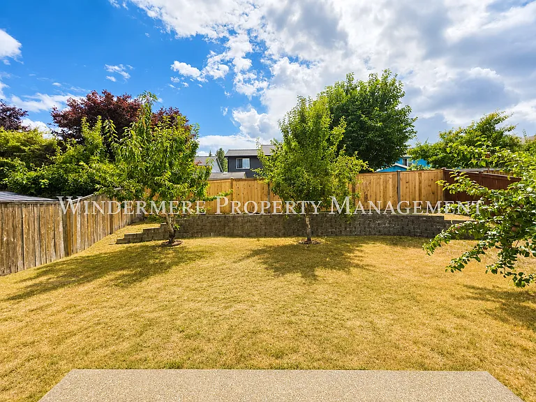 3005 NE Yale Way — Photo 3