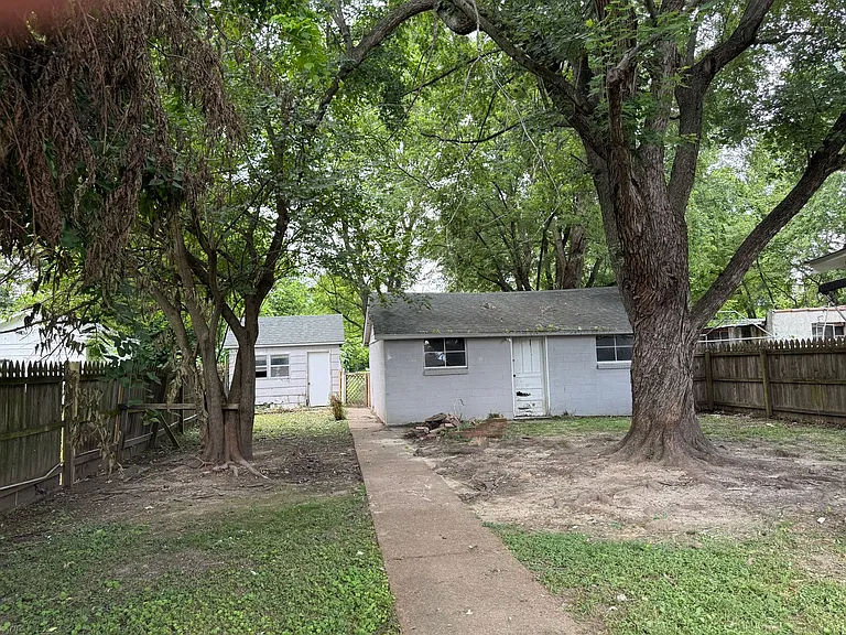 1911 Jackson St — Photo 18