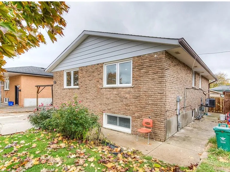 118 Mercer Rd #BASEMENT — Photo 3