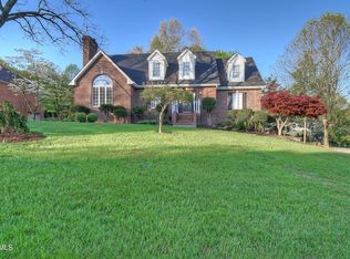 2 Wayland Ct, Johnson City, TN 37604