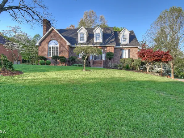 2 Wayland Ct, Johnson City, TN 37604