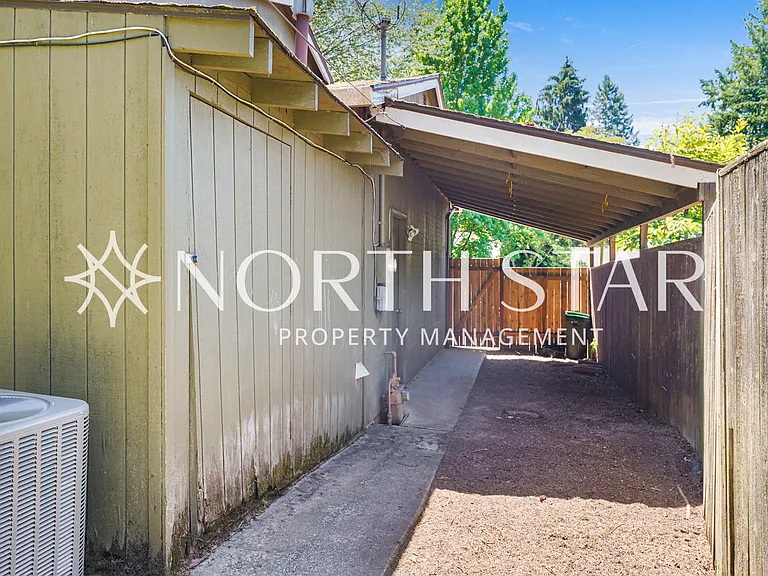 6269 SW Southwood Dr — Photo 35