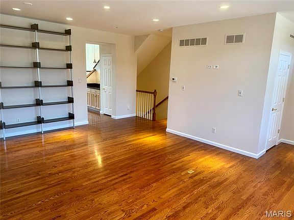4th image of 4224 Laclede Ave #C