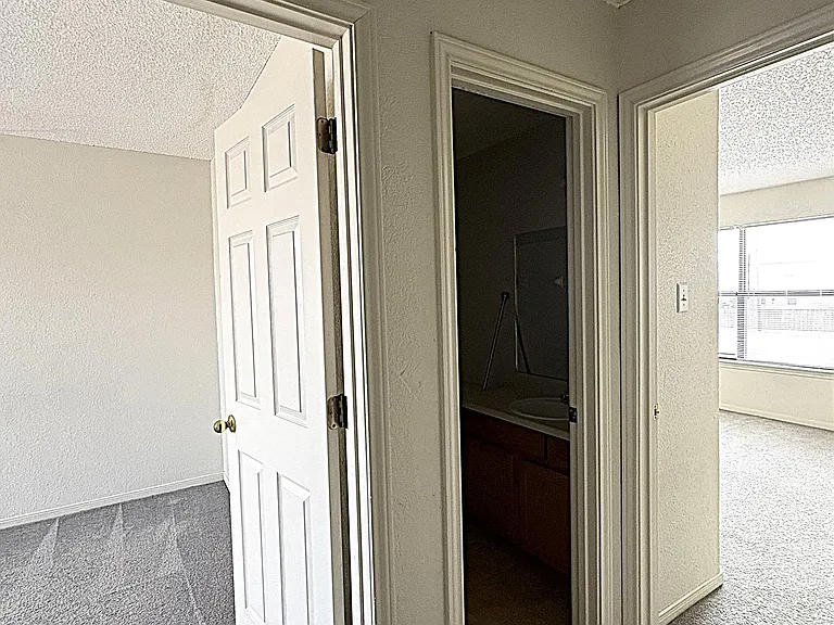 1307 Monroe Loop #D — Photo 12