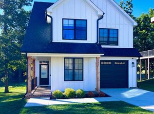 103 Retreat Ln, Huddleston, VA 24104