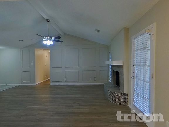 3rd image of 3910 Lillie St
